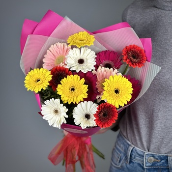 Букет из 15 гербер микс